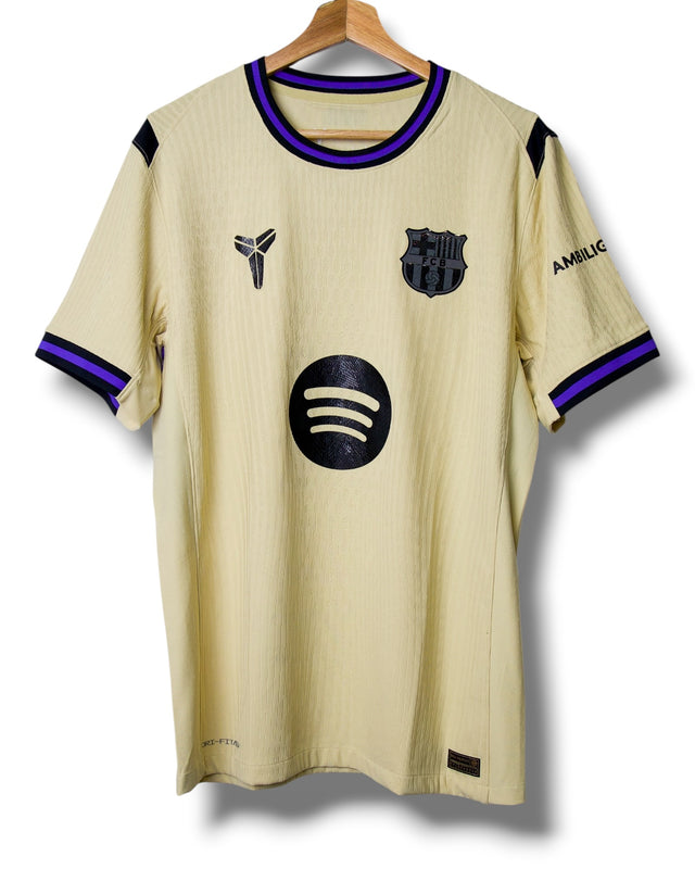 Barcelona 2025/2026 Away Shirt (M)