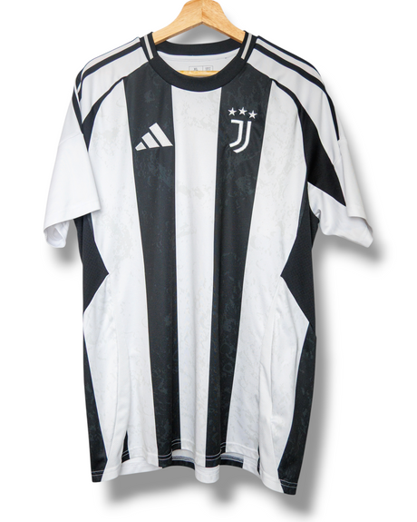 Juventus 2024/2025 Home Shirt Conceicao #7 (XL)